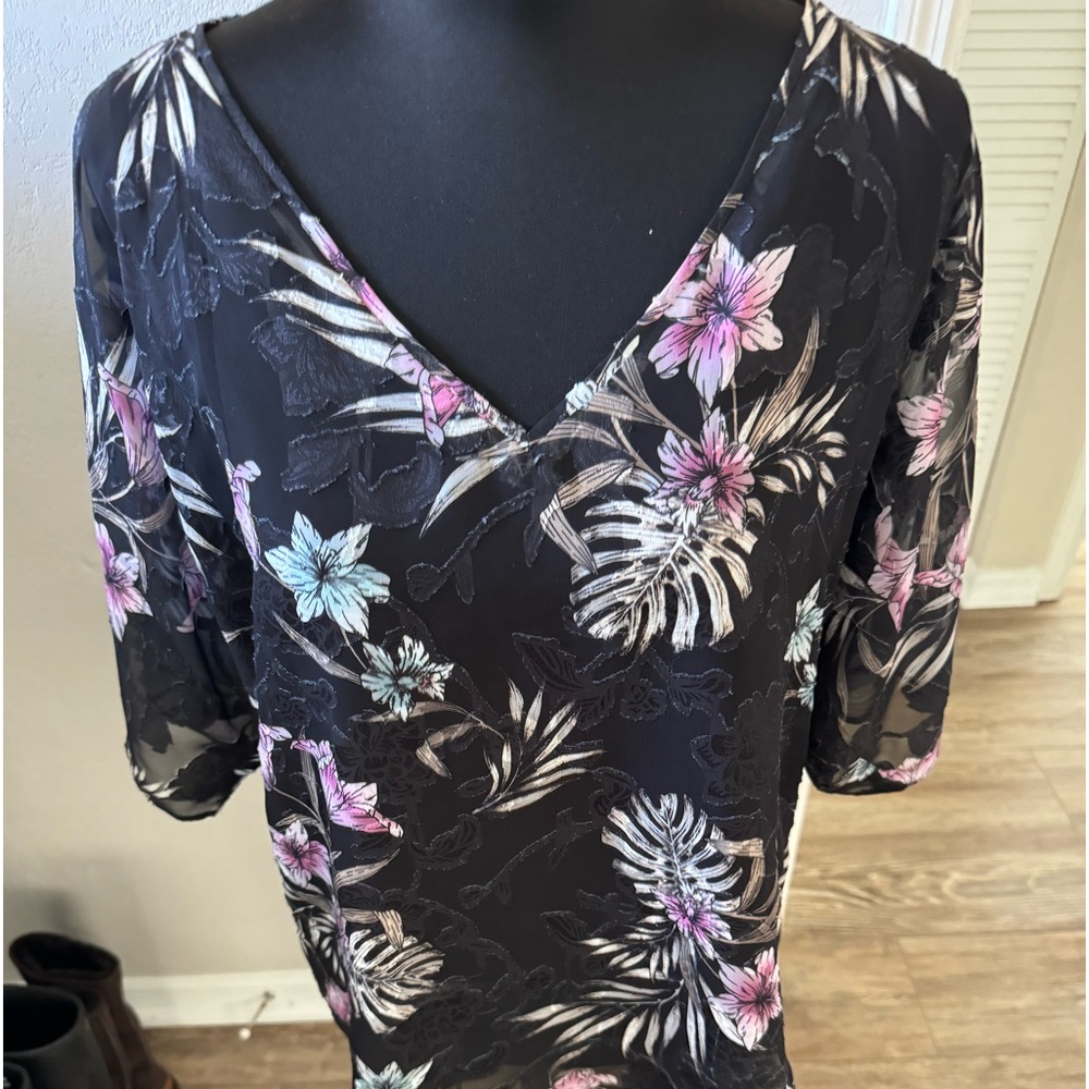 WHBM Top! - Picture 2 of 4